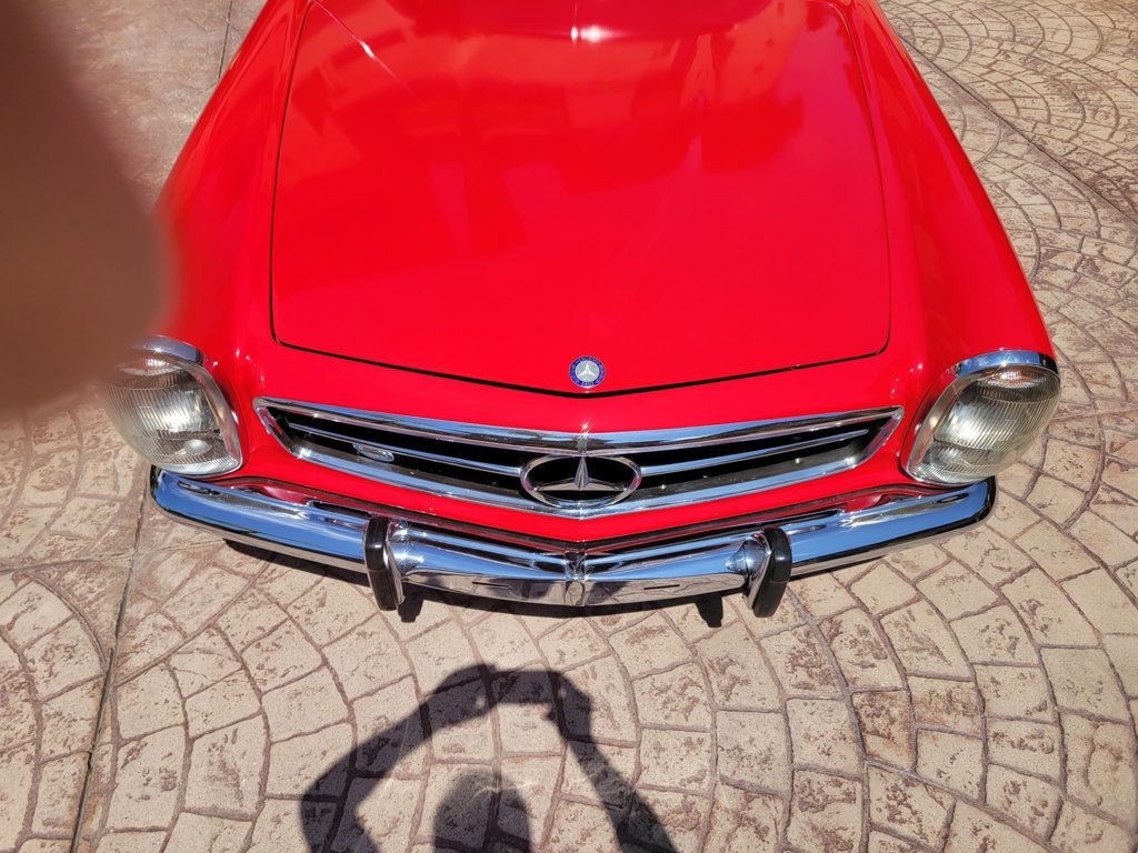 Mercedes-Benz-200-Series-1969-Convertible-3