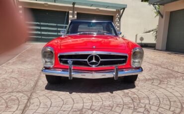 Mercedes-Benz-200-Series-1969-Convertible-4