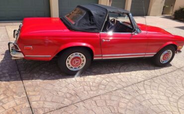 Mercedes-Benz-200-Series-1969-Convertible-5