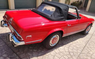 Mercedes-Benz-200-Series-1969-Convertible-8