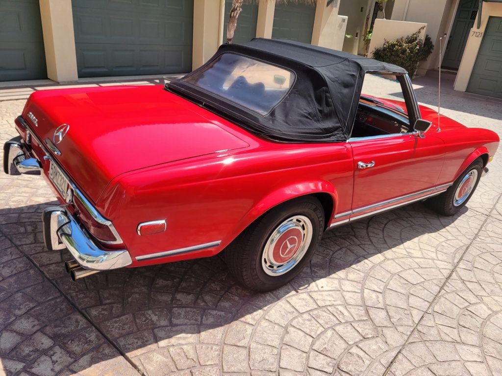 Mercedes-Benz-200-Series-1969-Convertible-8