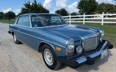 Mercedes-Benz-200-Series-1974-Coupe-2