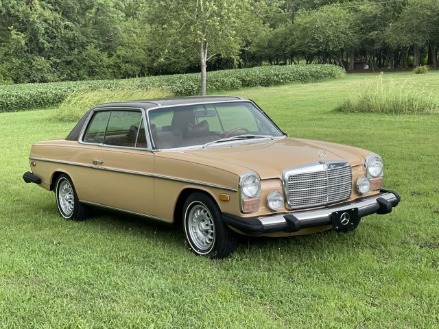 Mercedes-Benz-200-Series-1976-Coupe-5