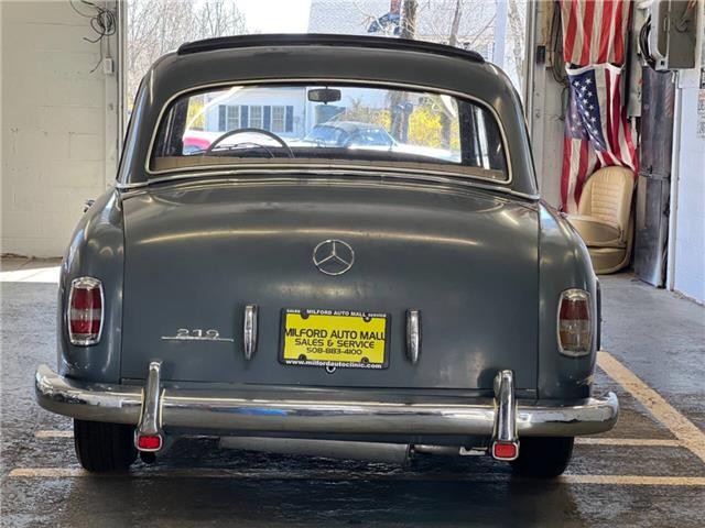 Mercedes-Benz-219-Ponton-1959-1