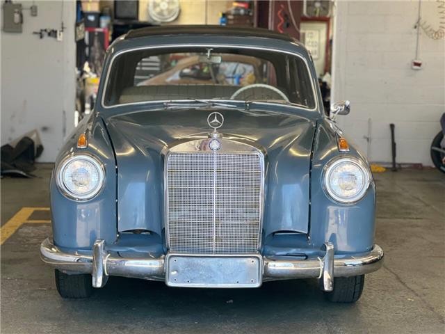 Mercedes-Benz-219-Ponton-1959-15