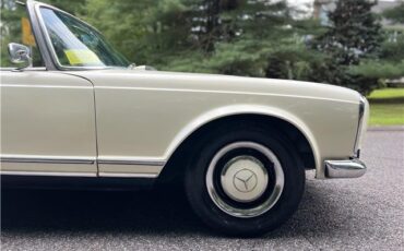 Mercedes-Benz-230SL-Pagoda-1965-11