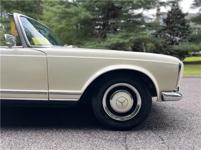 Mercedes-Benz-230SL-Pagoda-1965-11