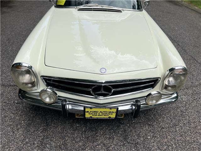 Mercedes-Benz-230SL-Pagoda-1965-13