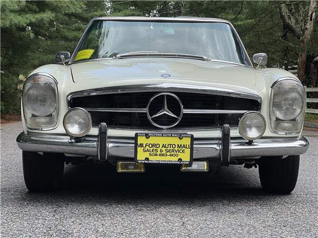 Mercedes-Benz-230SL-Pagoda-1965-17