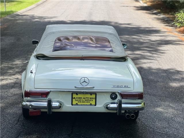 Mercedes-Benz-230SL-Pagoda-1965-22