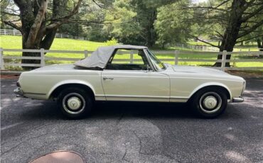 Mercedes-Benz-230SL-Pagoda-1965-23