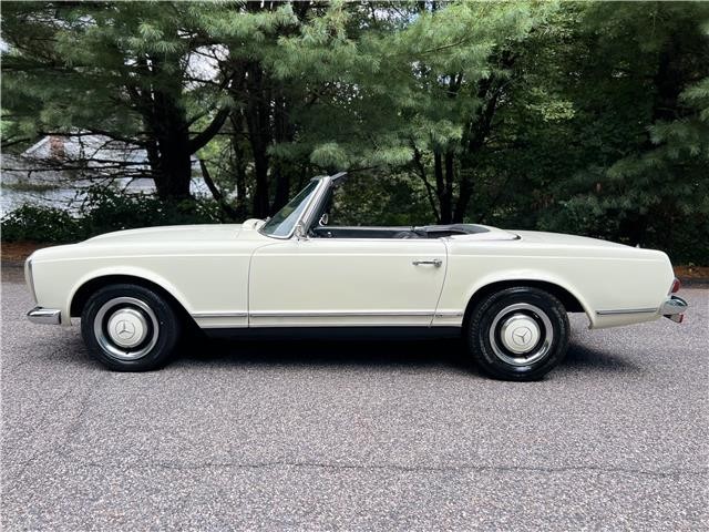 Mercedes-Benz-230SL-Pagoda-1965-3