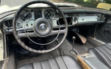 Mercedes-Benz-230SL-Pagoda-1965-30