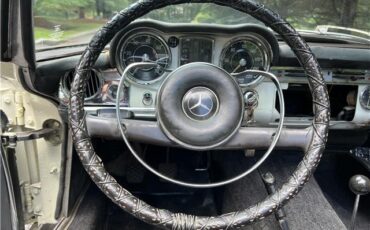 Mercedes-Benz-230SL-Pagoda-1965-32