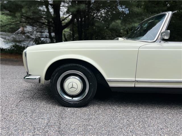Mercedes-Benz-230SL-Pagoda-1965-4