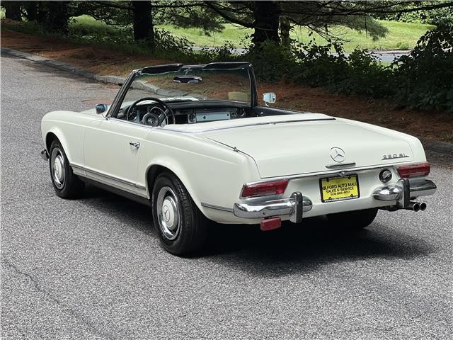 Mercedes-Benz-230SL-Pagoda-1965-6