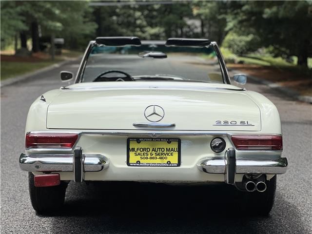 Mercedes-Benz-230SL-Pagoda-1965-8
