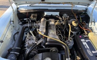 Mercedes-Benz-240D-1976-20