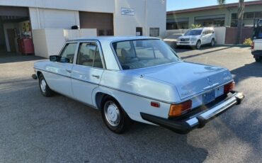 Mercedes-Benz-240D-1976-3