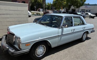 Mercedes-Benz-240D-1976