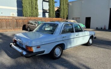 Mercedes-Benz-240D-1976-4