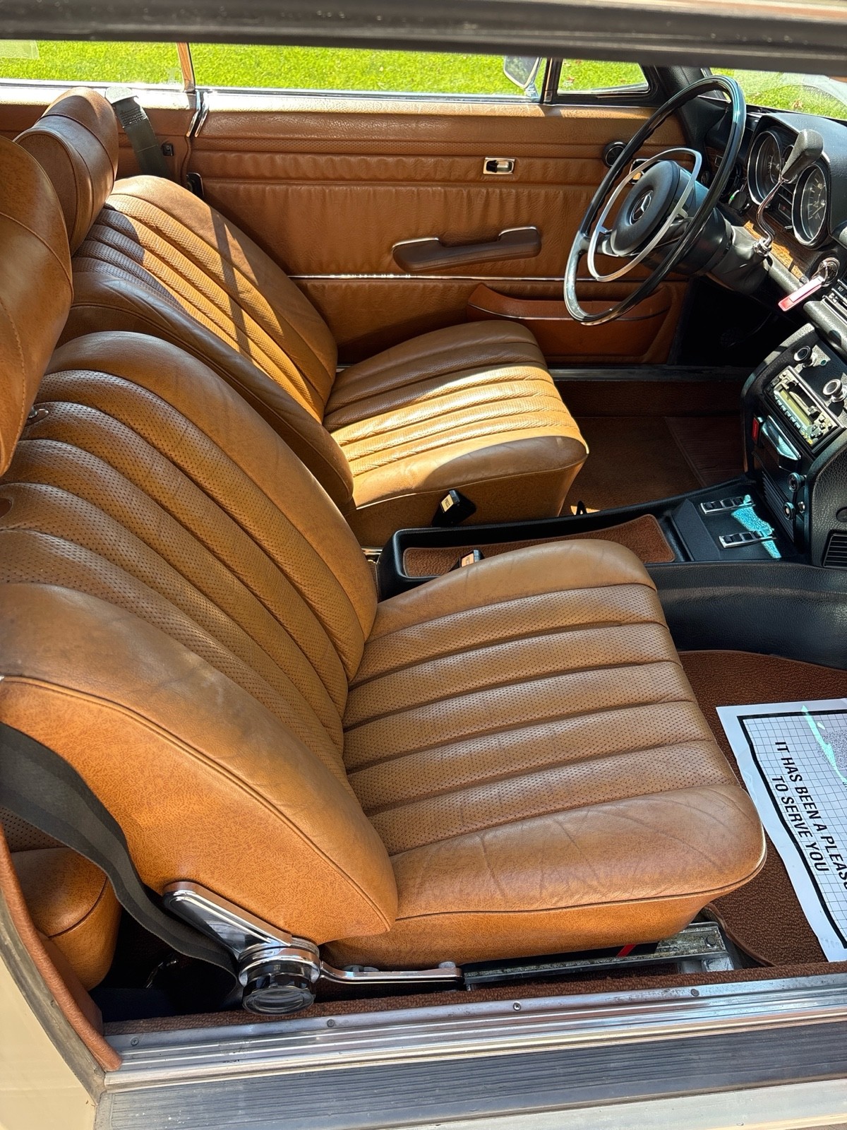 Mercedes-Benz-250-C-Coupe-1972-10
