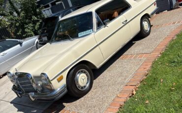 Mercedes-Benz-250-C-Coupe-1972-5