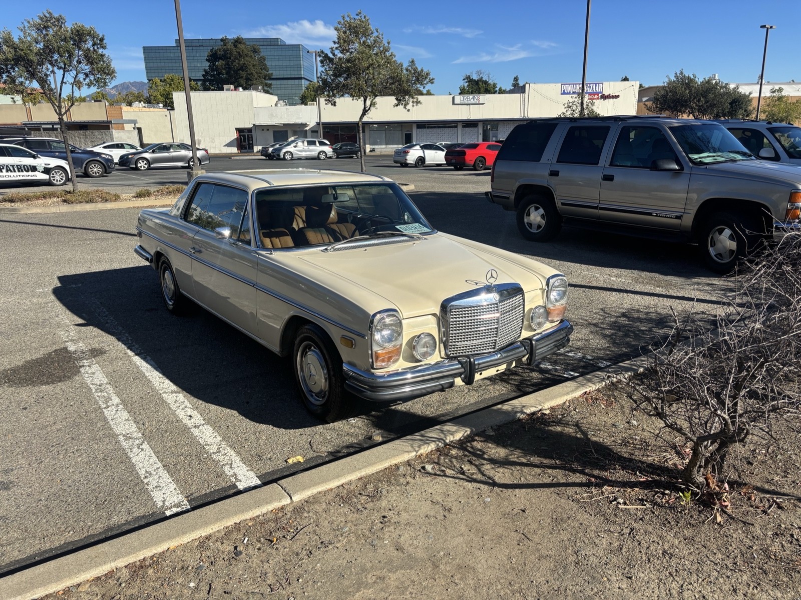 Mercedes-Benz-250-C-Coupe-1972-Coupe-1