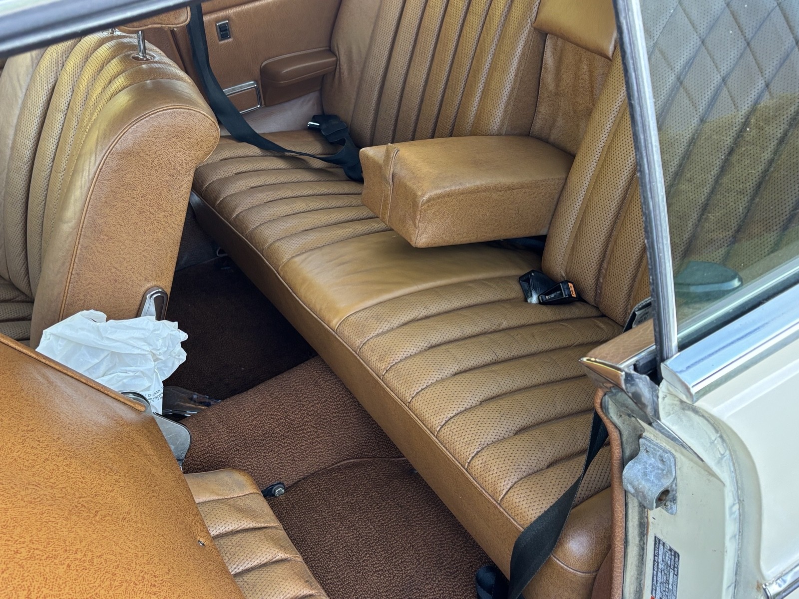 Mercedes-Benz-250-C-Coupe-1972-Coupe-14