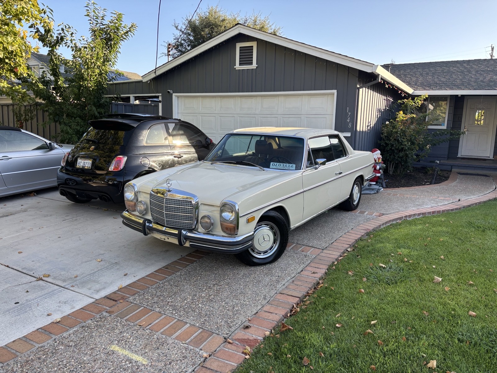 Mercedes-Benz-250-C-Coupe-1972-Coupe-2