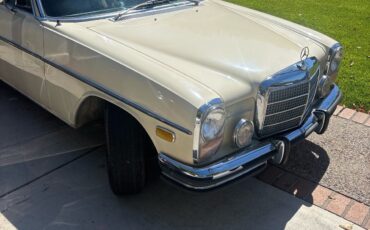 Mercedes-Benz-250-C-Coupe-1972-Coupe-4