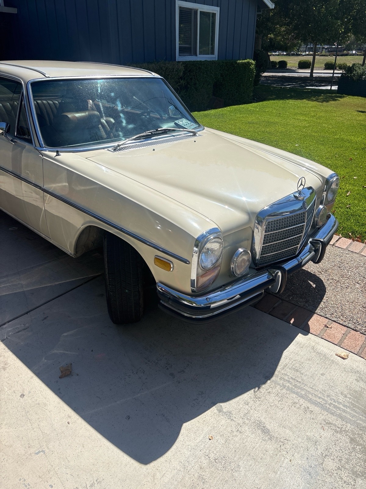 Mercedes-Benz-250-C-Coupe-1972-Coupe-4