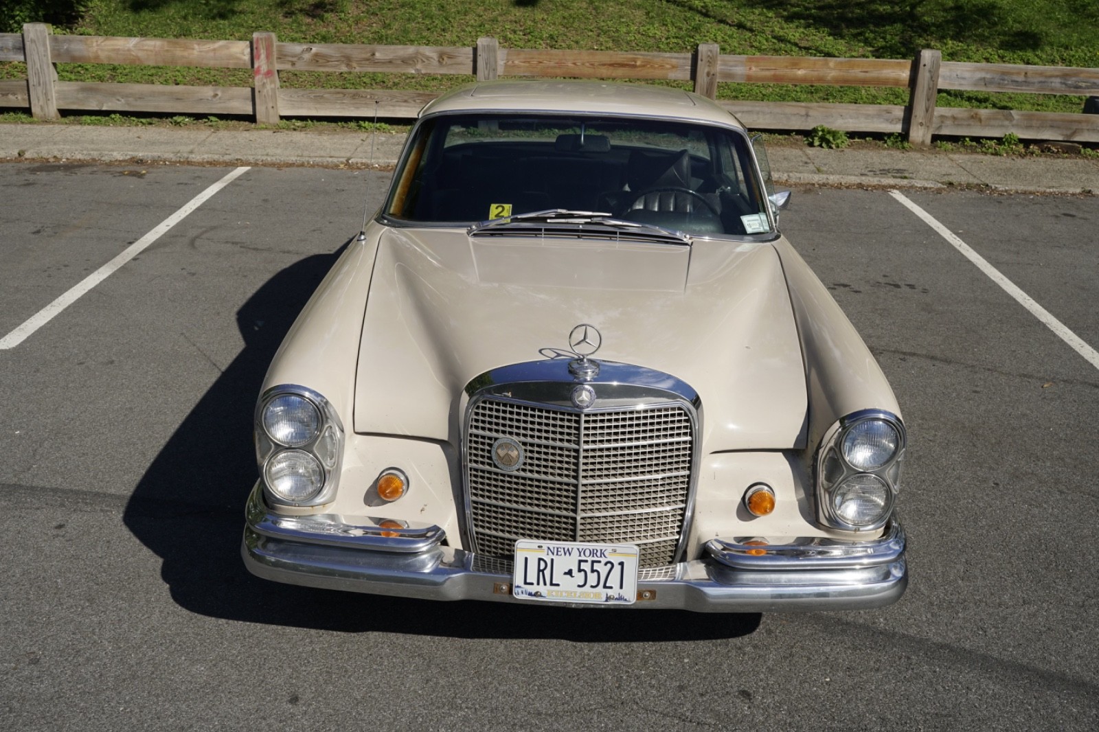 Mercedes-Benz-280-SE-1969-Coupe-2