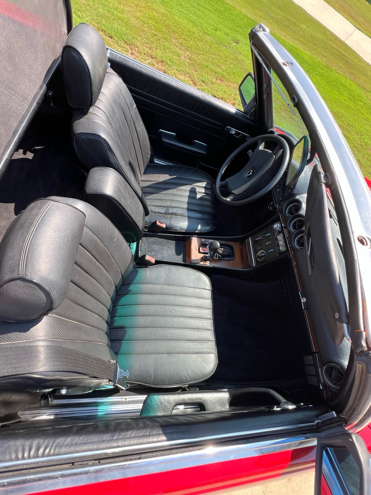 Mercedes-Benz-280-SL-1983-26