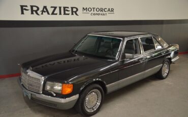 Mercedes-Benz-280SEL-1985
