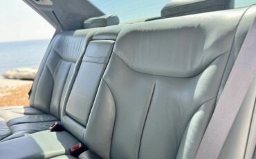 Mercedes-Benz-300-SE-1992-Sedan-16