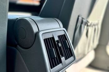 Mercedes-Benz-300-SE-1992-Sedan-19