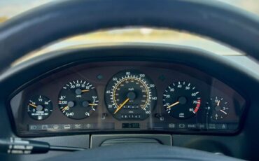 Mercedes-Benz-300-SE-1992-Sedan-24
