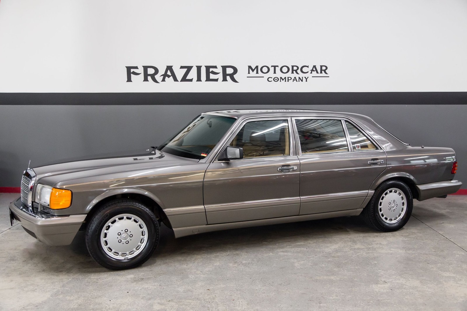 Mercedes-Benz-300-SEL-47485-miles-1988