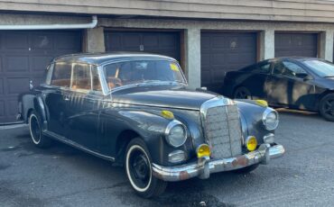 Mercedes-Benz-300-Series-1958-Sedan-1