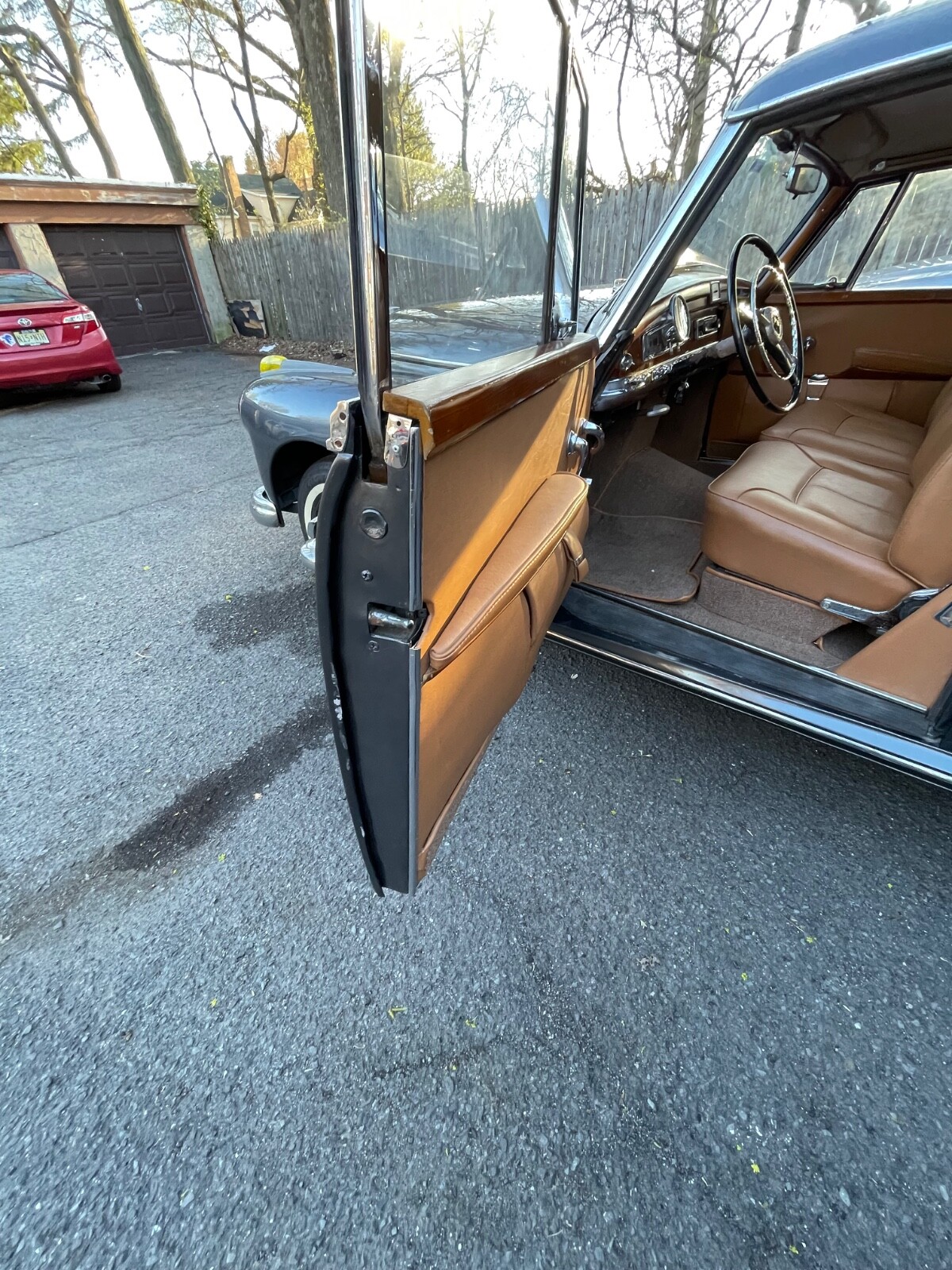 Mercedes-Benz-300-Series-1958-Sedan-12