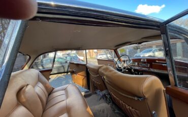 Mercedes-Benz-300-Series-1958-Sedan-14
