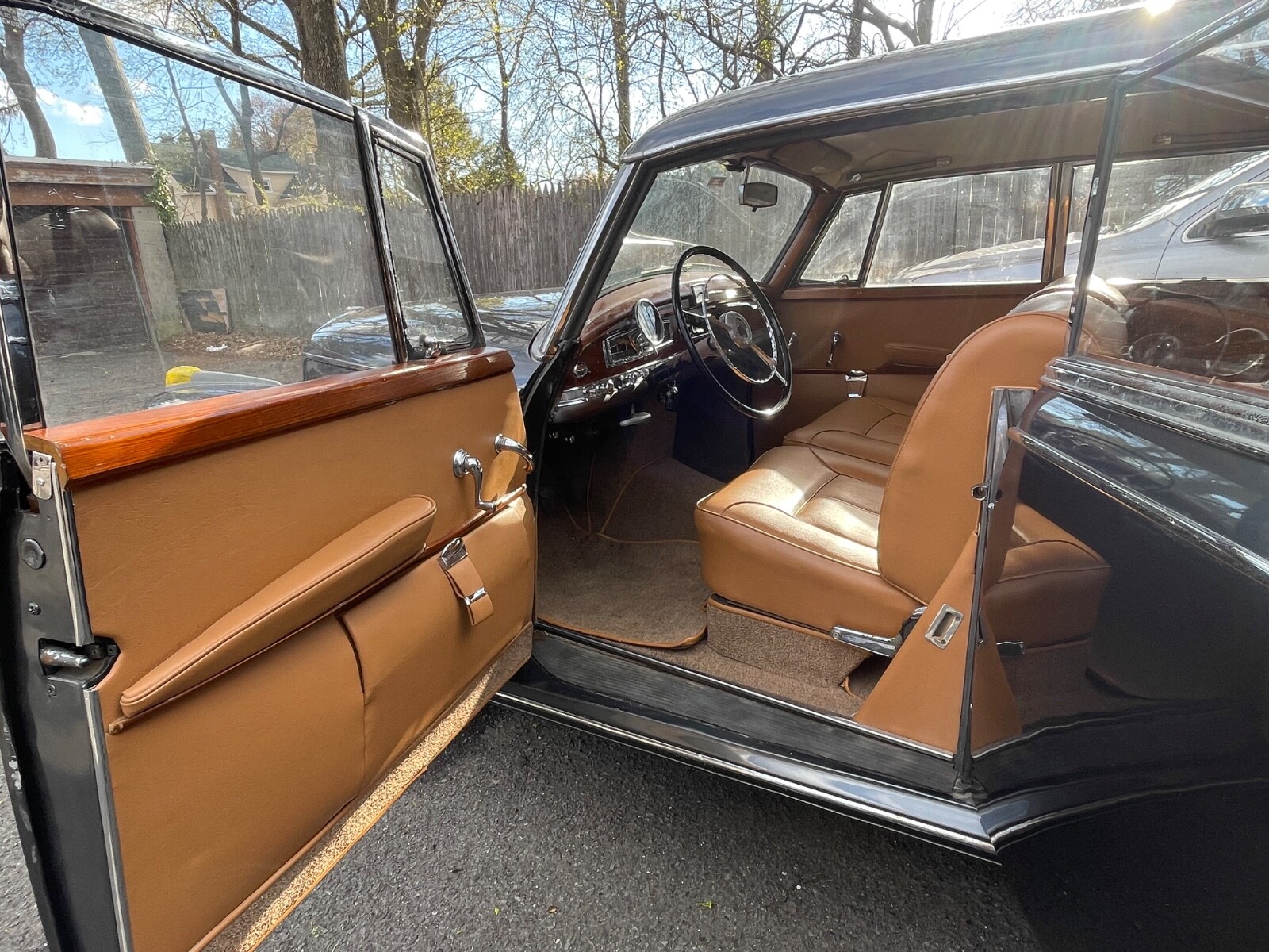 Mercedes-Benz-300-Series-1958-Sedan-16
