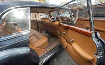 Mercedes-Benz-300-Series-1958-Sedan-17