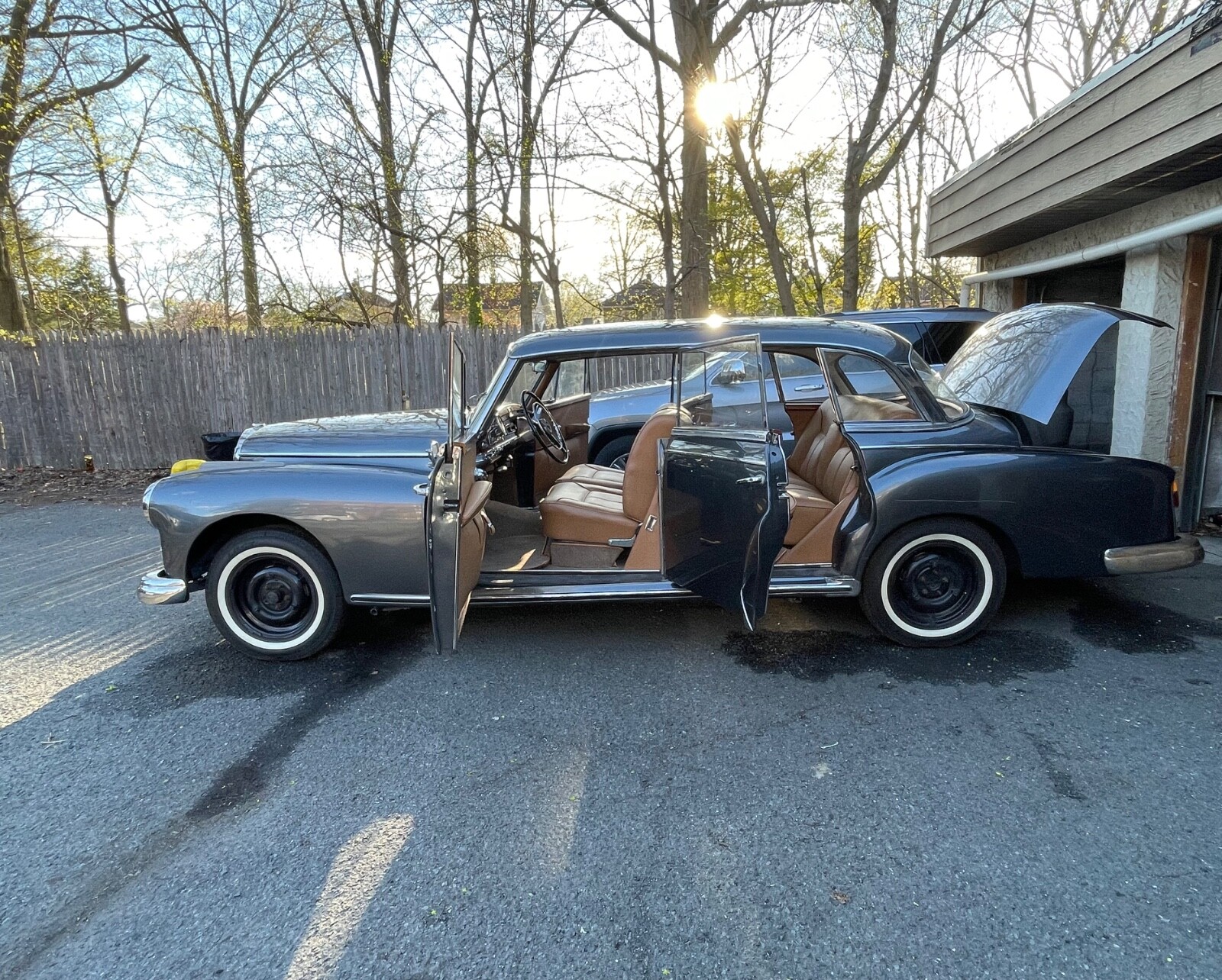 Mercedes-Benz-300-Series-1958-Sedan-21
