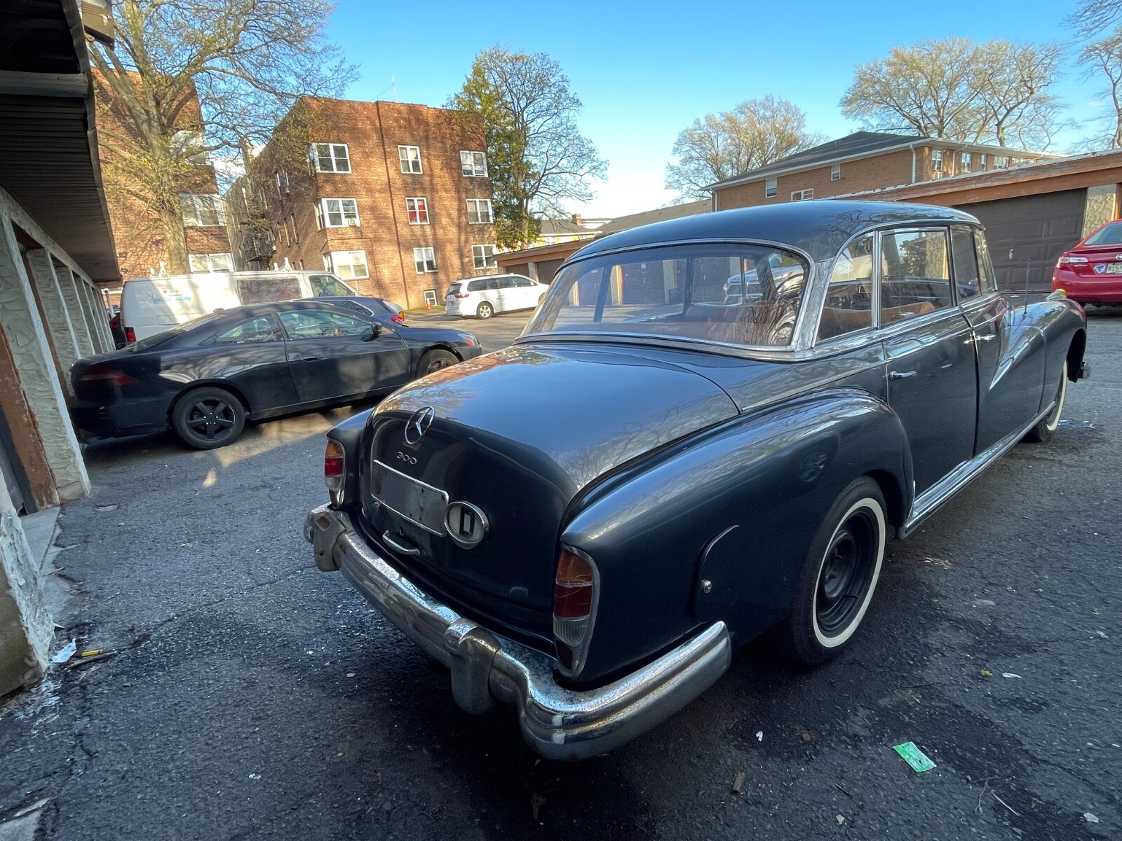 Mercedes-Benz-300-Series-1958-Sedan-3