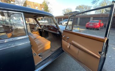 Mercedes-Benz-300-Series-1958-Sedan-4