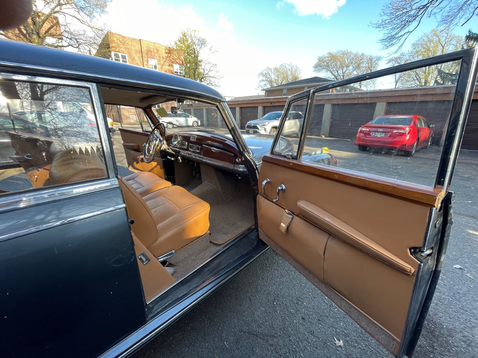 Mercedes-Benz-300-Series-1958-Sedan-4
