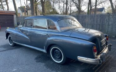 Mercedes-Benz-300-Series-1958-Sedan-6