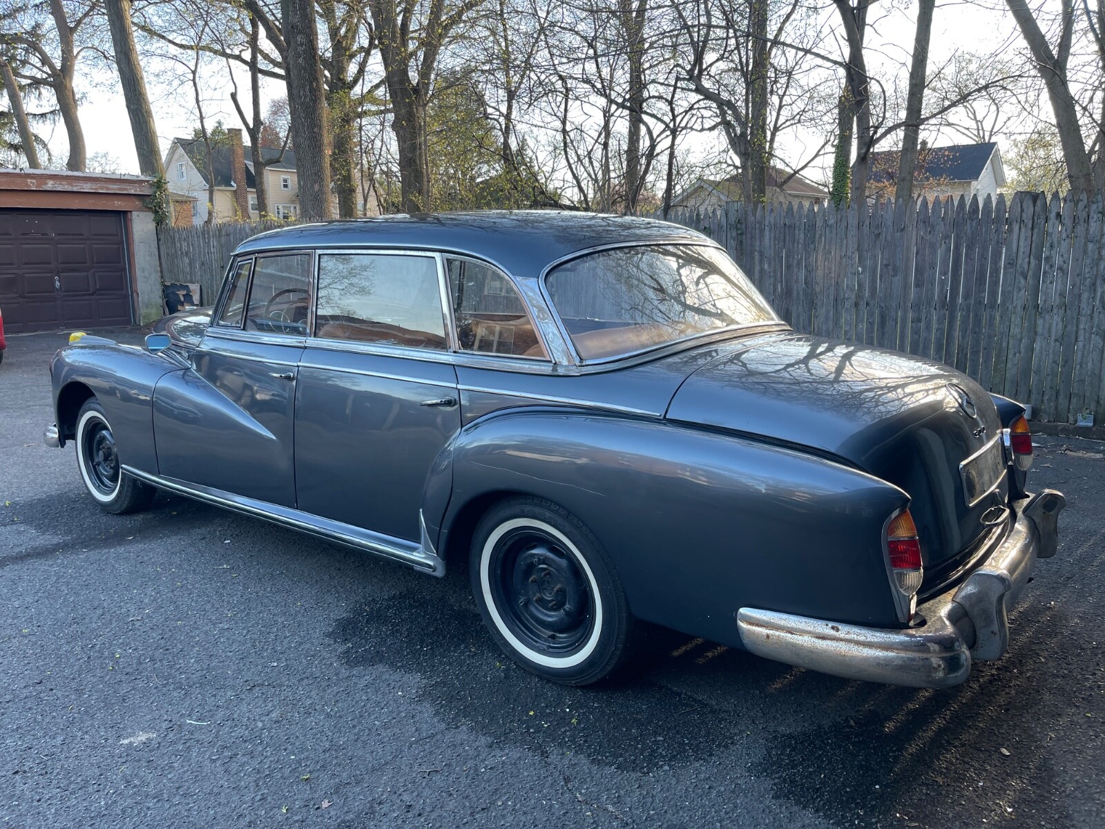 Mercedes-Benz-300-Series-1958-Sedan-6